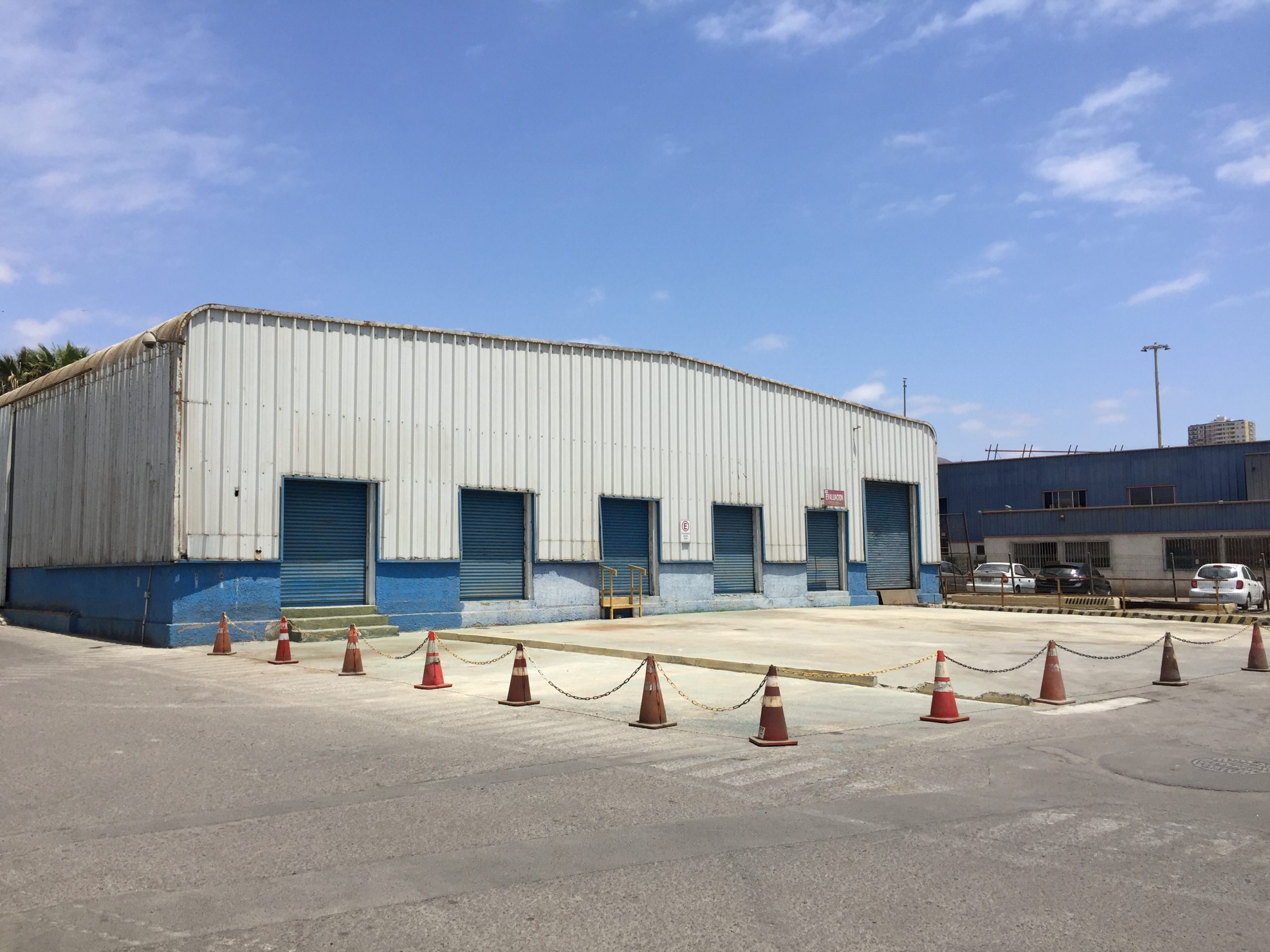 Gran Galpón con Oficinas Comerciales